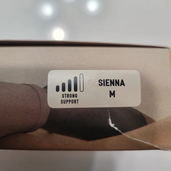 SKIMS Tan Shapewear Leggings Strong Support New Size M - Picture 14 of 14